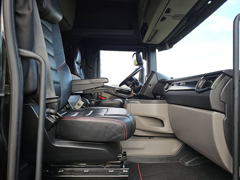 Nyergesvontató Scania R580 6X2 NB LED LEATHER: 7 kép.