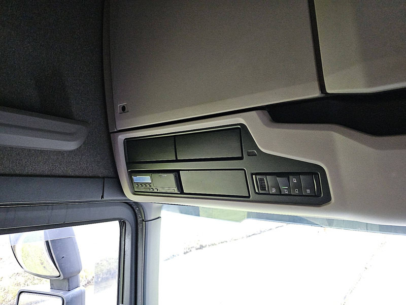 Nyergesvontató Scania R650 6X4 RETARDER LED: 15 kép.