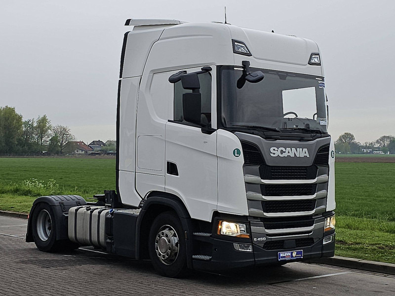 Scania S450 - Nyergesvontató: 5 kép. Scania S450 - Nyergesvontató: 5 kép.