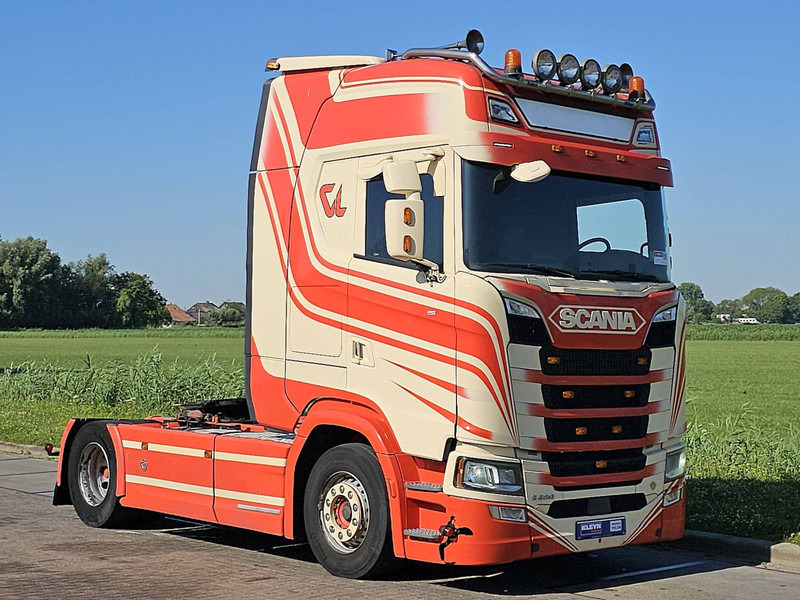 Scania S520 V8 RET. LEATHER - Nyergesvontató: 5 kép. Scania S520 V8 RET. LEATHER - Nyergesvontató: 5 kép.