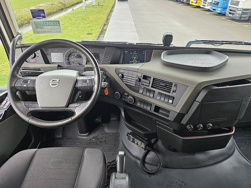 Interior photo 1: Nyergesvontató Volvo FH 460 ALCOA'S I-SEE ACC