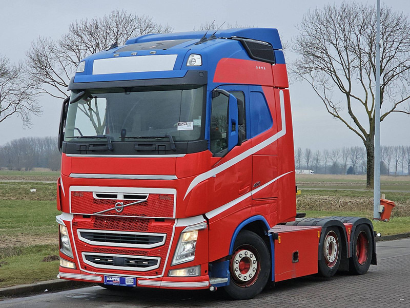 Volvo FH 460 GLOBETROTTER 6X2 - Nyergesvontató: 2 kép. Volvo FH 460 GLOBETROTTER 6X2 - Nyergesvontató: 2 kép.