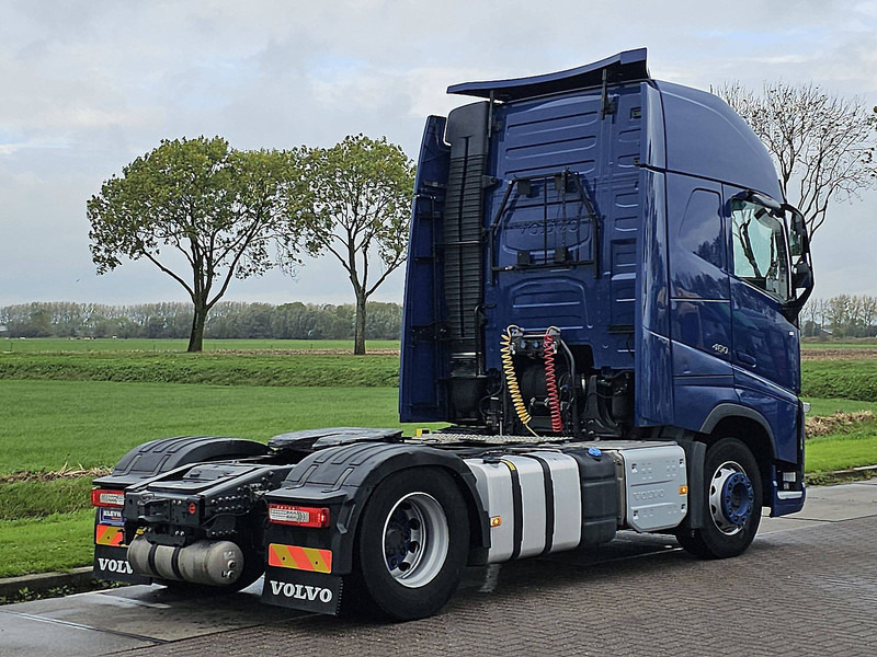 Volvo FH 460 - Nyergesvontató: 3 kép. Volvo FH 460 - Nyergesvontató: 3 kép.