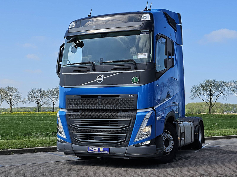 Volvo FH 460 - Nyergesvontató: 1 kép. Volvo FH 460 - Nyergesvontató: 1 kép.