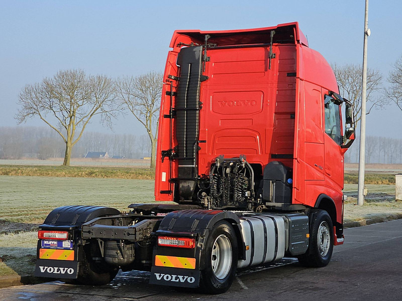 Volvo FH 460 XENON 2X TANK VEB+ - Nyergesvontató: 3 kép. Volvo FH 460 XENON 2X TANK VEB+ - Nyergesvontató: 3 kép.