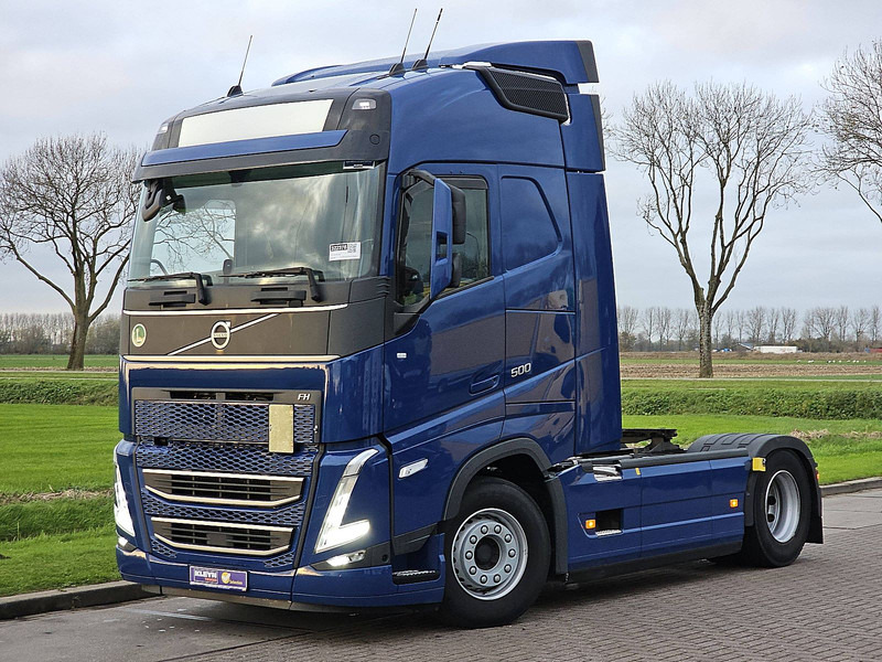 Volvo FH 500 - Nyergesvontató: 2 kép. Volvo FH 500 - Nyergesvontató: 2 kép.