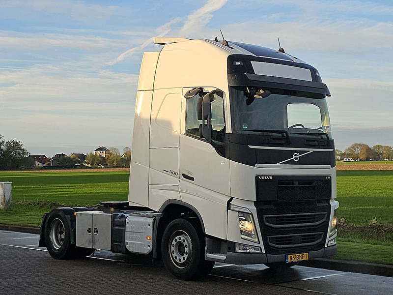 Volvo FH 500 - Nyergesvontató: 5 kép. Volvo FH 500 - Nyergesvontató: 5 kép.