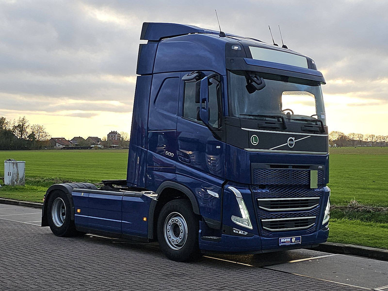 Volvo FH 500 - Nyergesvontató: 5 kép. Volvo FH 500 - Nyergesvontató: 5 kép.