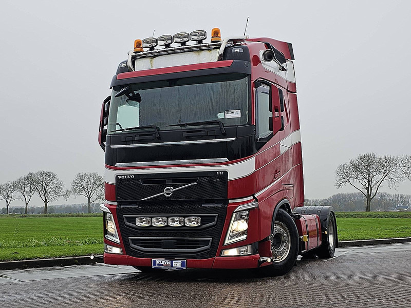 Volvo FH 500 - Nyergesvontató: 1 kép. Volvo FH 500 - Nyergesvontató: 1 kép.