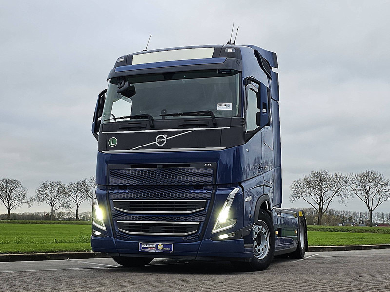 Volvo FH 500 - Nyergesvontató: 1 kép. Volvo FH 500 - Nyergesvontató: 1 kép.