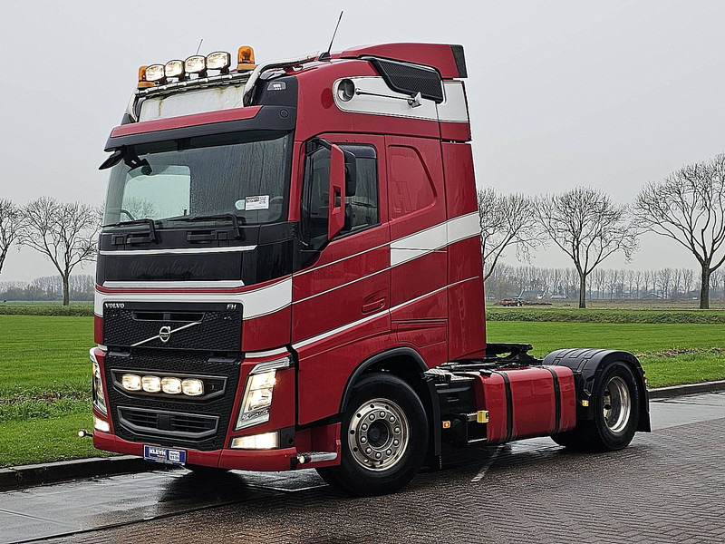 Volvo FH 500 - Nyergesvontató: 2 kép. Volvo FH 500 - Nyergesvontató: 2 kép.