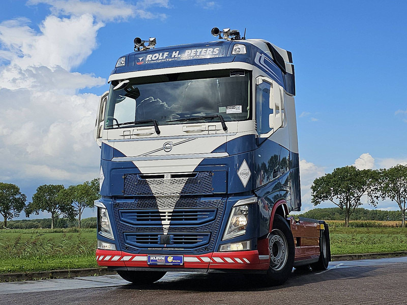 Volvo FH 500 SKIRTS 2X TANK VEB+ - Nyergesvontató: 1 kép. Volvo FH 500 SKIRTS 2X TANK VEB+ - Nyergesvontató: 1 kép.