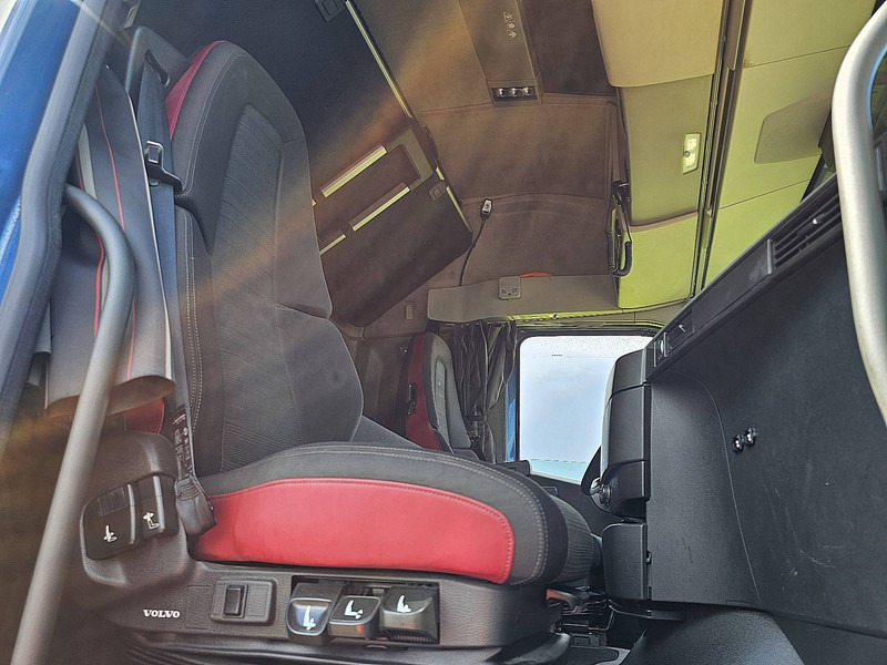 Nyergesvontató Volvo FH 500 SKIRTS 2X TANK VEB+: 7 kép. Nyergesvontató Volvo FH 500 SKIRTS 2X TANK VEB+: 7 kép.