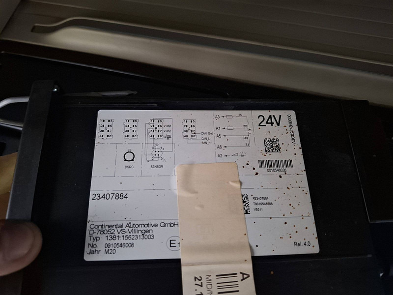 Nyergesvontató Volvo FH 500 SKIRTS 2X TANK VEB+: 16 kép. Nyergesvontató Volvo FH 500 SKIRTS 2X TANK VEB+: 16 kép.