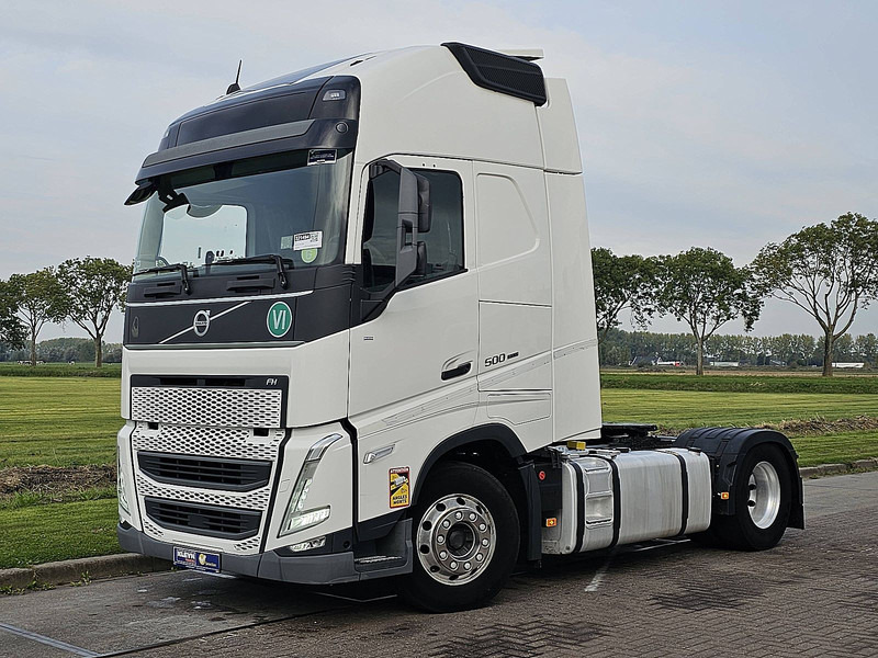 Volvo FH 500 XL - Nyergesvontató: 2 kép. Volvo FH 500 XL - Nyergesvontató: 2 kép.