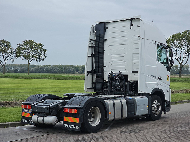 Volvo FH 500 XL - Nyergesvontató: 3 kép. Volvo FH 500 XL - Nyergesvontató: 3 kép.