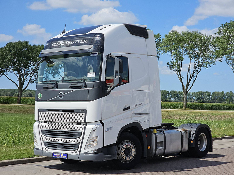Volvo FH 500 XL - Nyergesvontató: 2 kép. Volvo FH 500 XL - Nyergesvontató: 2 kép.