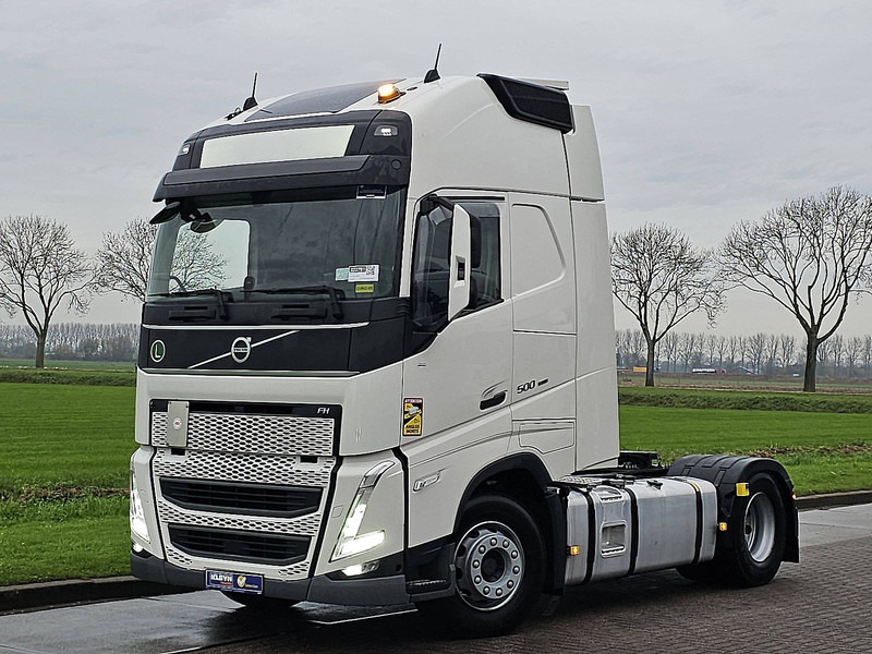 Volvo FH 500 XL, - Nyergesvontató: 2 kép. Volvo FH 500 XL, - Nyergesvontató: 2 kép.
