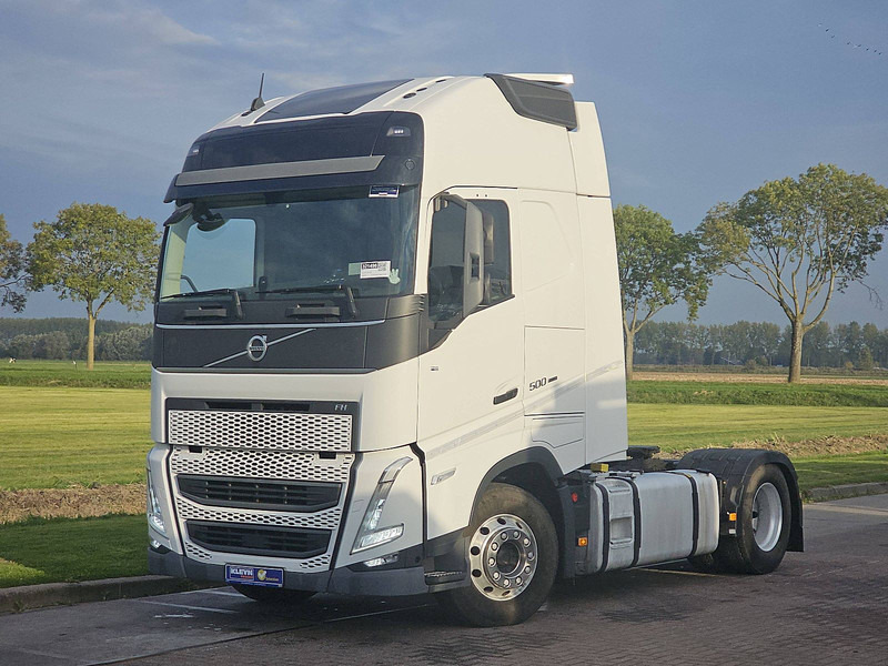 Volvo FH 500 XL - Nyergesvontató: 2 kép. Volvo FH 500 XL - Nyergesvontató: 2 kép.