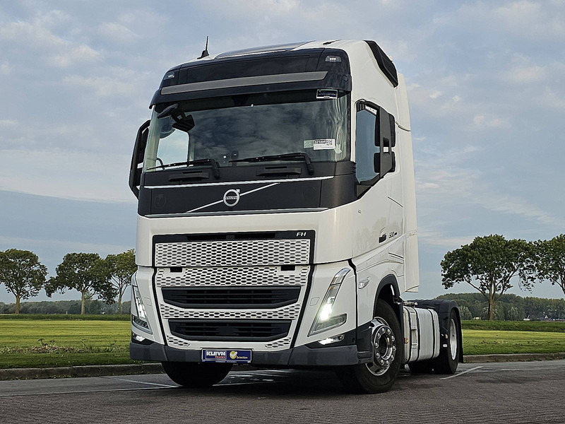 Volvo FH 500 XL - Nyergesvontató: 1 kép. Volvo FH 500 XL - Nyergesvontató: 1 kép.