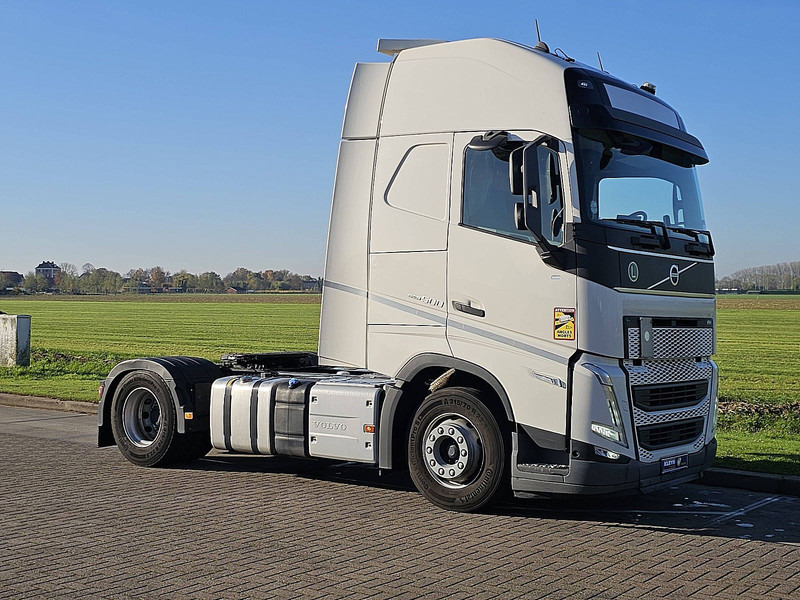 Volvo FH 500 XL, - Nyergesvontató: 5 kép. Volvo FH 500 XL, - Nyergesvontató: 5 kép.