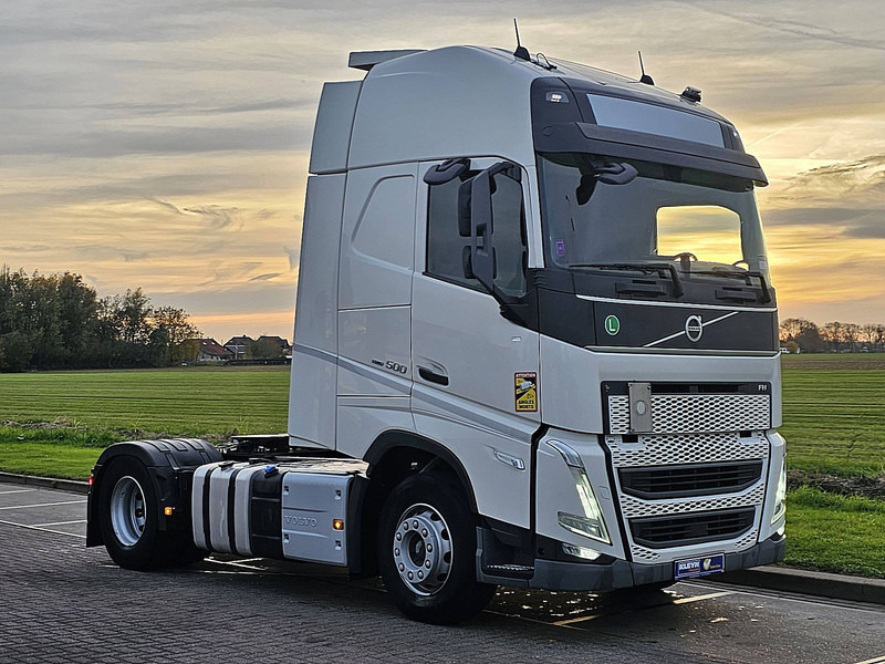 Volvo FH 500 XL, - Nyergesvontató: 5 kép. Volvo FH 500 XL, - Nyergesvontató: 5 kép.