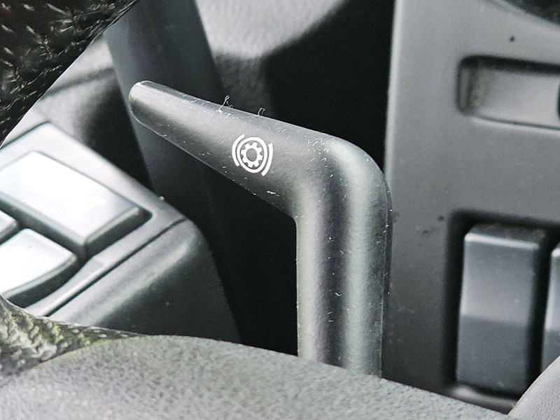 Dobozos felépítményű teherautó Renault D 250 11.9T A/C NEW ENGINE: 14 kép.