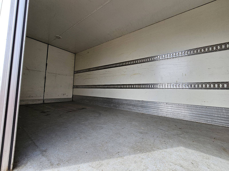 Renault MIDLUM 180.12 lízing Renault MIDLUM 180.12: 13 kép.