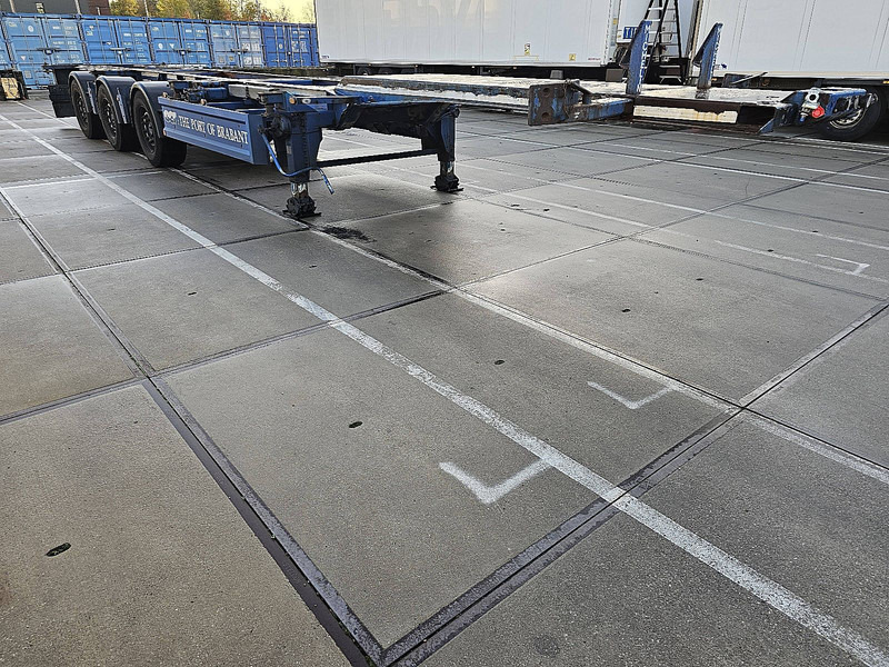 Renders ROC 16.27CC - Félpótkocsi cserefelépítményes: 3 kép. Renders ROC 16.27CC - Félpótkocsi cserefelépítményes: 3 kép.