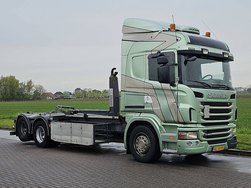 Scania G440 - Horgos rakodó teherautó: 5 kép. Scania G440 - Horgos rakodó teherautó: 5 kép.
