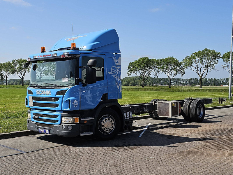 Scania P250 310TKM AIRCO WB560 - Alvaz teherautó: 2 kép. Scania P250 310TKM AIRCO WB560 - Alvaz teherautó: 2 kép.