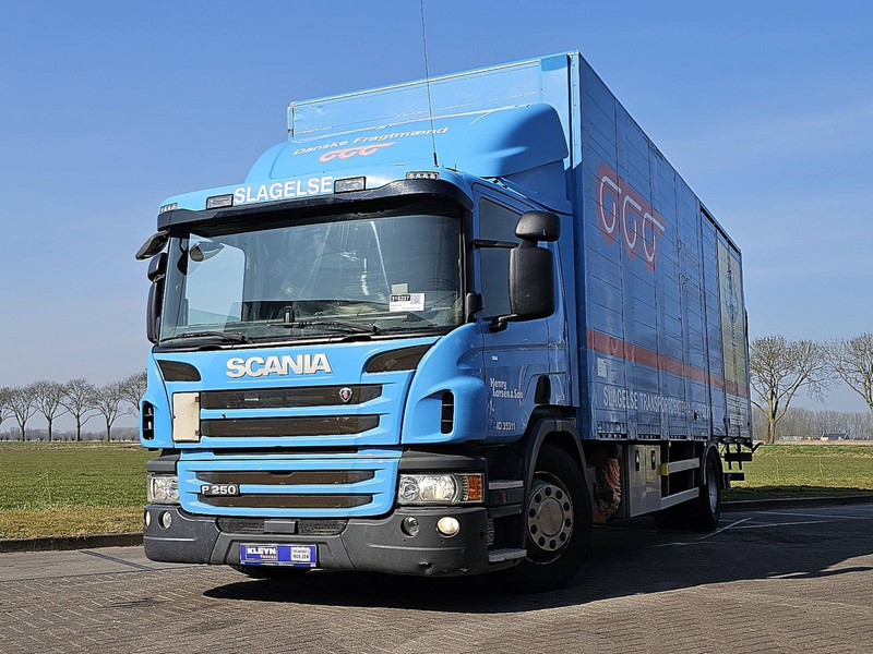 Scania P250 4X2MLB AIRCO WB 590 - Dobozos felépítményű teherautó: 1 kép. Scania P250 4X2MLB AIRCO WB 590 - Dobozos felépítményű teherautó: 1 kép.