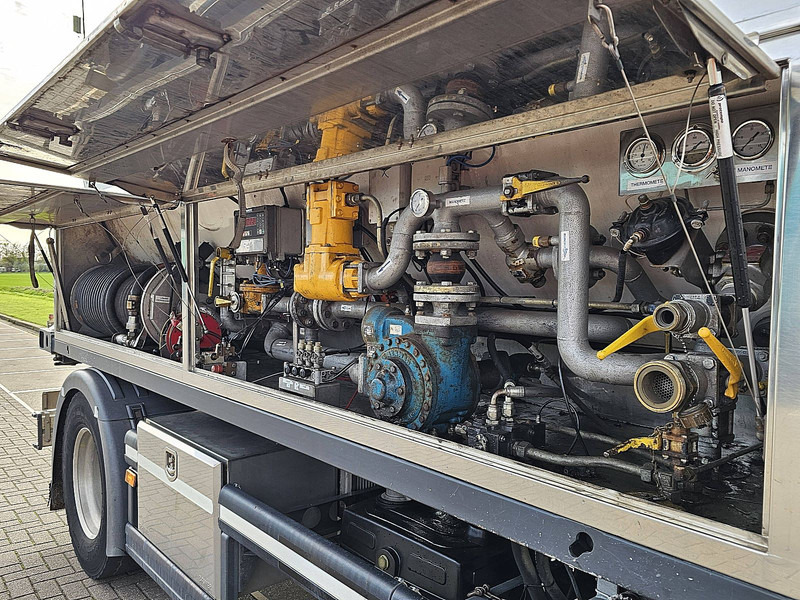 Tartályos teherautó Scania P320 19.5M3 LPG GAS 2002: 15 kép. Tartályos teherautó Scania P320 19.5M3 LPG GAS 2002: 15 kép.