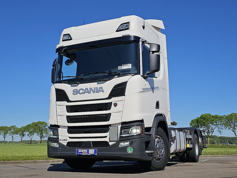 Scania R450 6x2*4 - Cserefelépítményes teherautó: 1 kép. Scania R450 6x2*4 - Cserefelépítményes teherautó: 1 kép.
