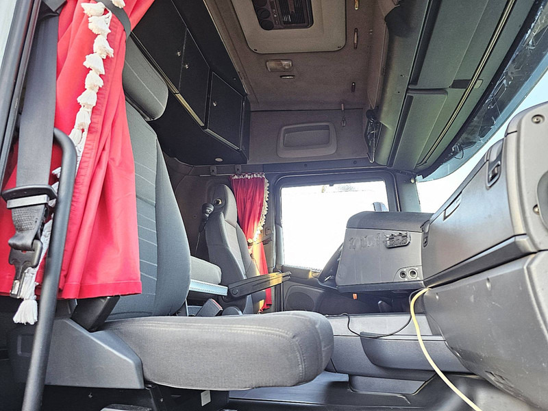 Platós teherautó, Darus autó Scania R490: 7 kép.