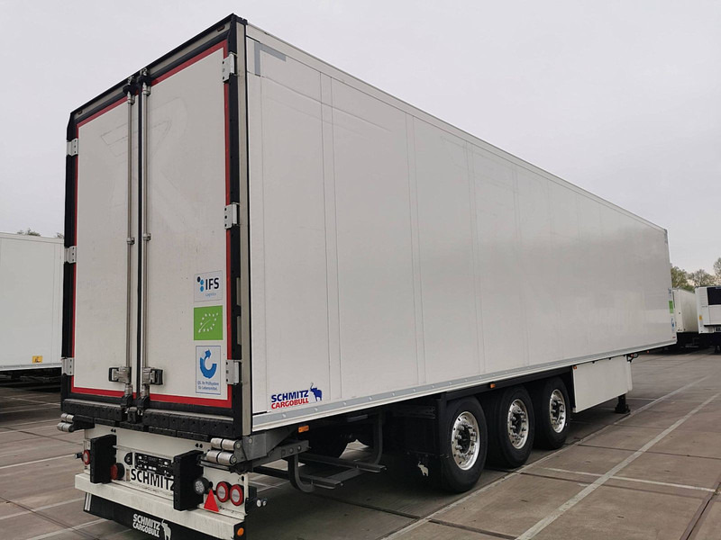 Schmitz Cargobull SCB*S3B Carrier1550 D+E dopp - Félpótkocsi hűtős: 2 kép. Schmitz Cargobull SCB*S3B Carrier1550 D+E dopp - Félpótkocsi hűtős: 2 kép.