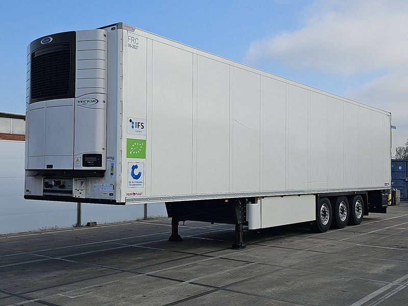 Schmitz Cargobull SCB*S3B Carrier1550D+E,dopp - Félpótkocsi hűtős: 1 kép. Schmitz Cargobull SCB*S3B Carrier1550D+E,dopp - Félpótkocsi hűtős: 1 kép.