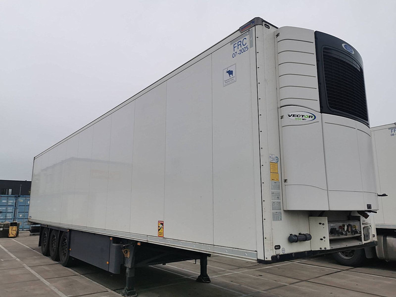 Schmitz Cargobull SKO 24 FP 45 COOL CARRIER 1950 BI-TEMP - Félpótkocsi hűtős: 3 kép. Schmitz Cargobull SKO 24 FP 45 COOL CARRIER 1950 BI-TEMP - Félpótkocsi hűtős: 3 kép.