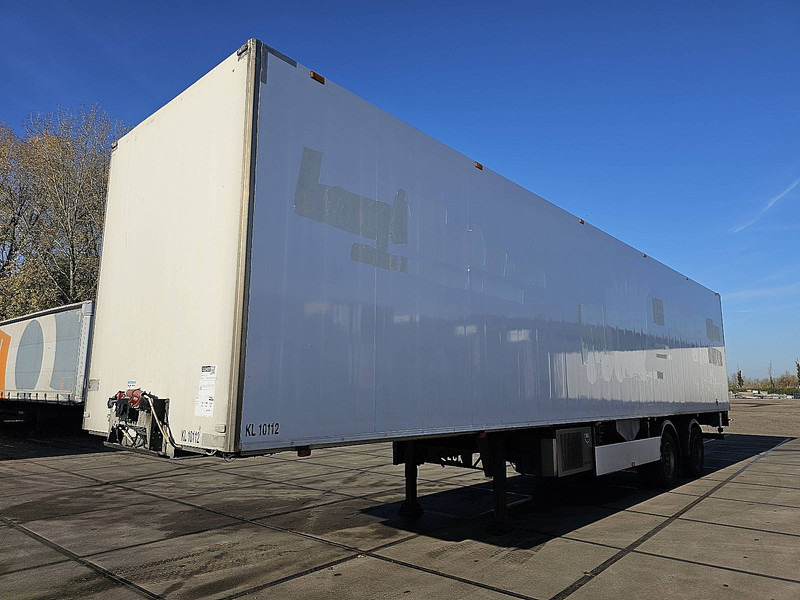 Van Eck U T-2 I - Félpótkocsi dobozos: 1 kép. Van Eck U T-2 I - Félpótkocsi dobozos: 1 kép.