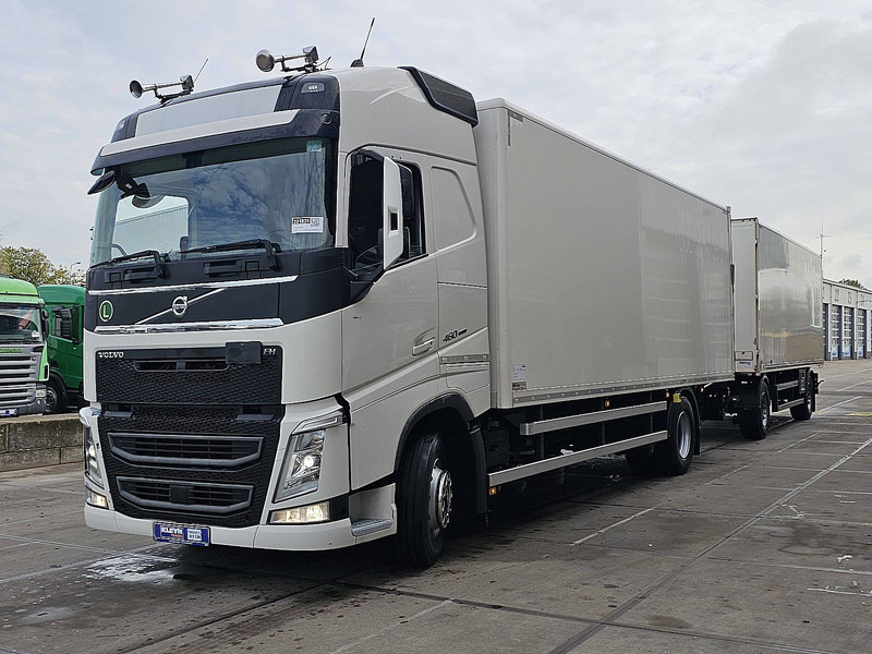 Volvo FH 460 - Dobozos felépítményű teherautó: 2 kép. Volvo FH 460 - Dobozos felépítményű teherautó: 2 kép.