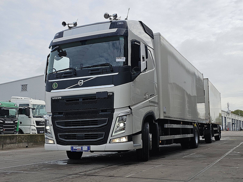 Volvo FH 460 - Dobozos felépítményű teherautó: 1 kép. Volvo FH 460 - Dobozos felépítményű teherautó: 1 kép.