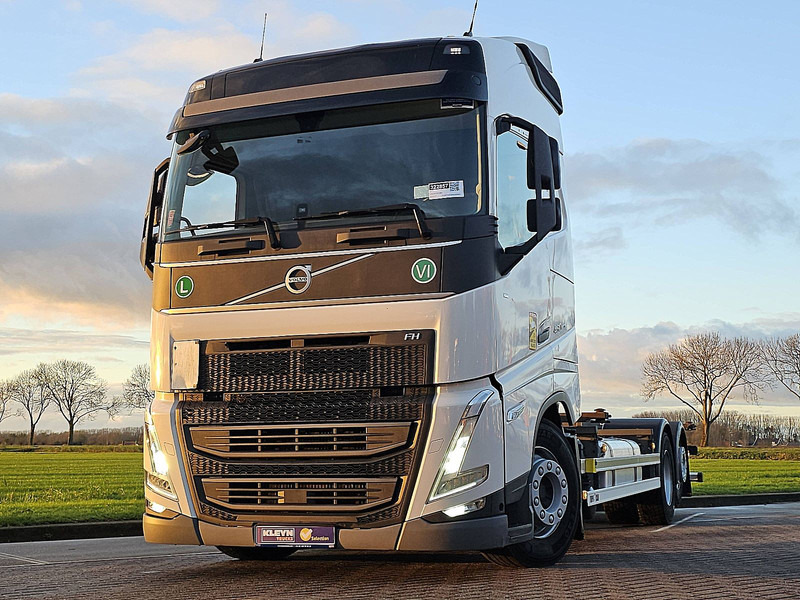 Volvo FH 460 - Cserefelépítményes teherautó: 1 kép. Volvo FH 460 - Cserefelépítményes teherautó: 1 kép.