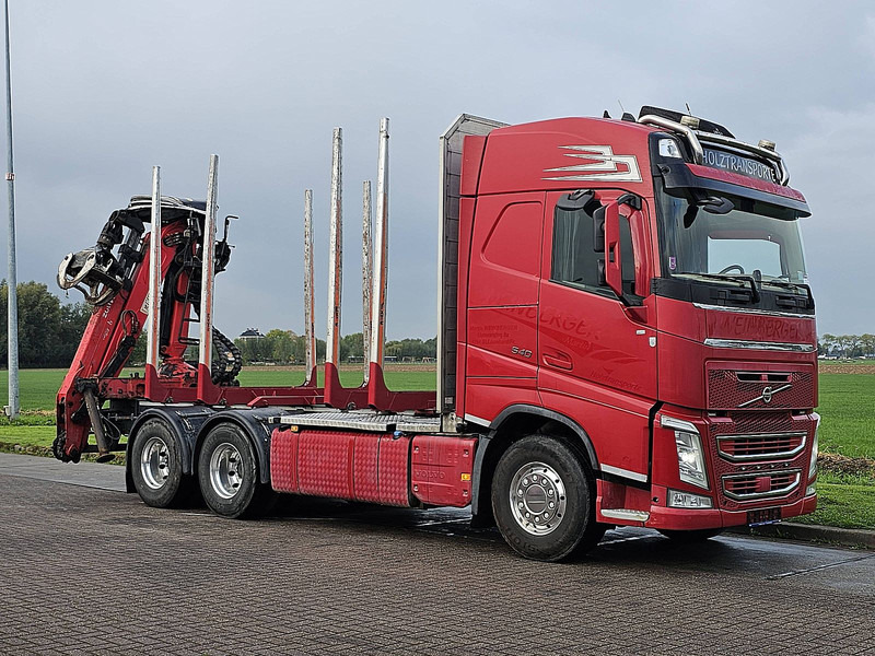 Volvo FH 540 6X4 EPSILON M110Z82 - Rönkszállító teherautó, Darus autó: 5 kép. Volvo FH 540 6X4 EPSILON M110Z82 - Rönkszállító teherautó, Darus autó: 5 kép.