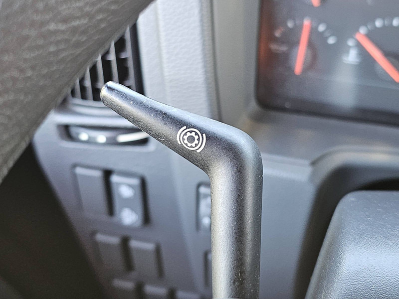Dobozos felépítményű teherautó Volvo FL 220.12 AIRCO LIFT SIDE DOOR: 11 kép.