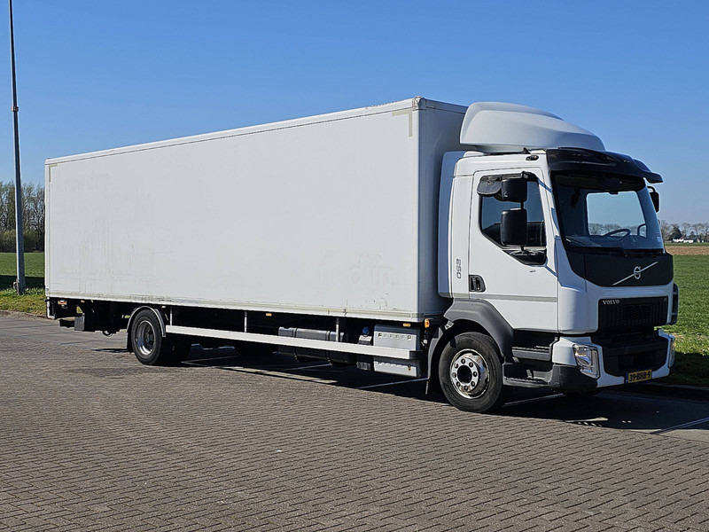 Volvo FL 250.12 - Dobozos felépítményű teherautó: 5 kép. Volvo FL 250.12 - Dobozos felépítményű teherautó: 5 kép.