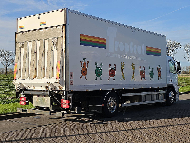 Volvo FM 11.330 3 SEATS LIFT 290TKM - Dobozos felépítményű teherautó: 3 kép. Volvo FM 11.330 3 SEATS LIFT 290TKM - Dobozos felépítményű teherautó: 3 kép.