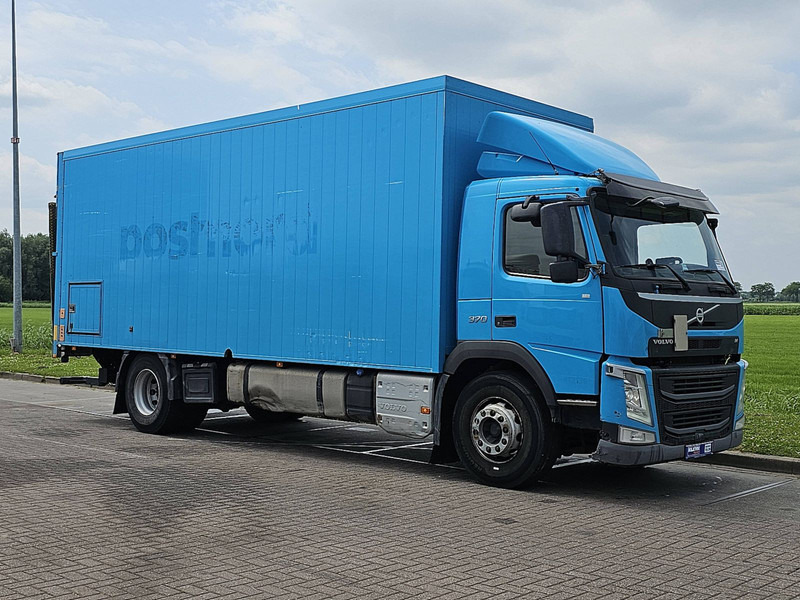 Volvo FM 370 TAILLIFT - Dobozos felépítményű teherautó: 5 kép. Volvo FM 370 TAILLIFT - Dobozos felépítményű teherautó: 5 kép.