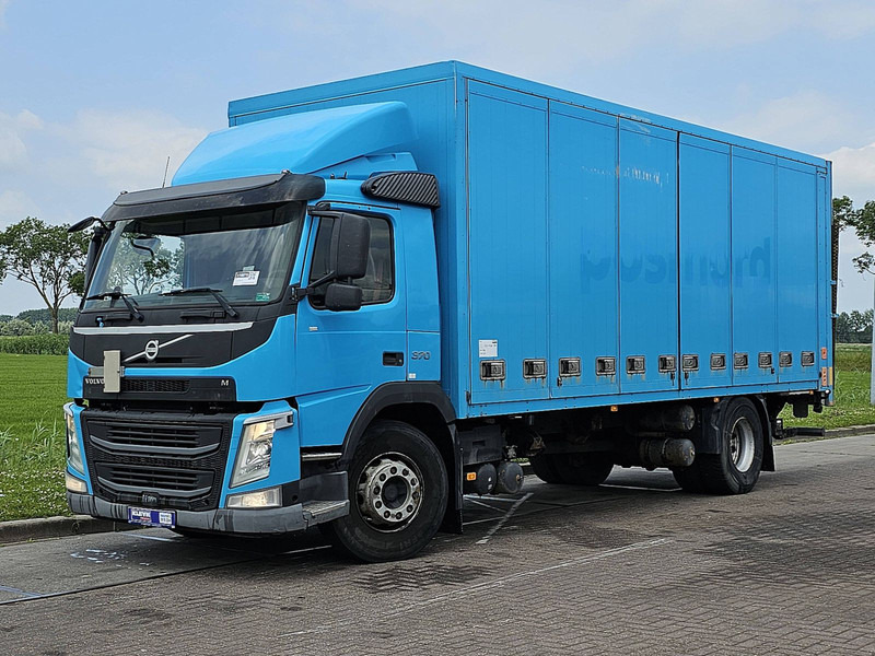Volvo FM 370 TAILLIFT - Dobozos felépítményű teherautó: 2 kép. Volvo FM 370 TAILLIFT - Dobozos felépítményű teherautó: 2 kép.