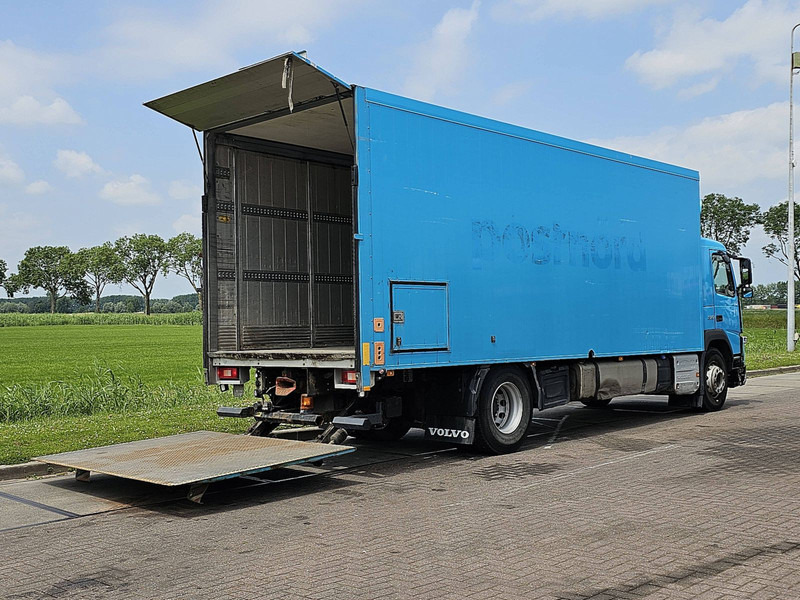 Volvo FM 370 TAILLIFT - Dobozos felépítményű teherautó: 3 kép. Volvo FM 370 TAILLIFT - Dobozos felépítményű teherautó: 3 kép.