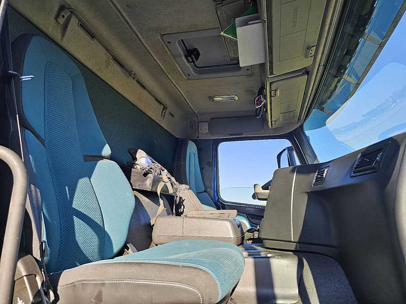 Platós teherautó, Darus autó Volvo FM 460 8X2 HMF 3220 K5: 7 kép.